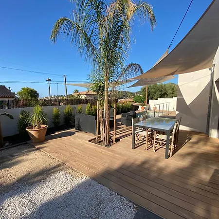à Avec Piscine Villa