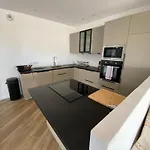 A Avec Piscine Villa *