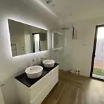 A Avec Piscine Villa *
