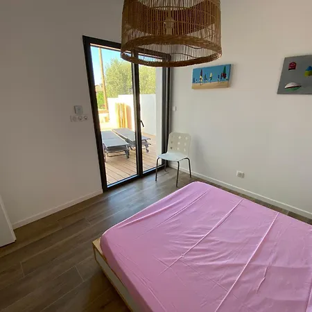 à Avec Piscine Villa