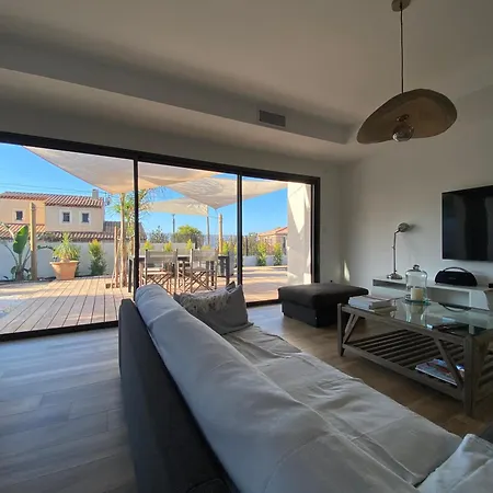 A Avec Piscine Villa