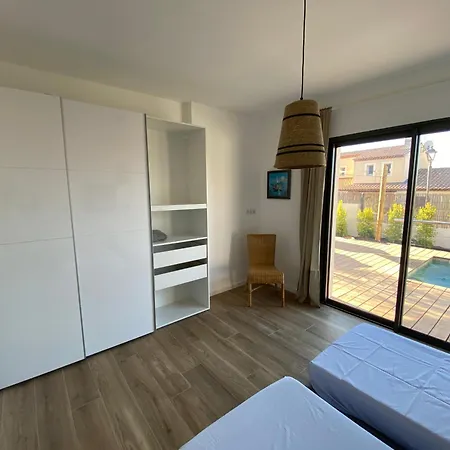 à Avec Piscine