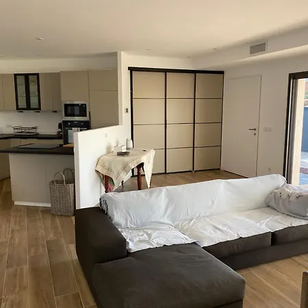 à Avec Piscine Carqueiranne